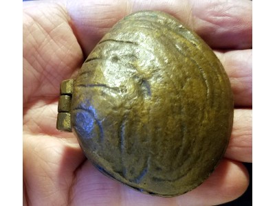Sexy Clam Shell Ring Holder