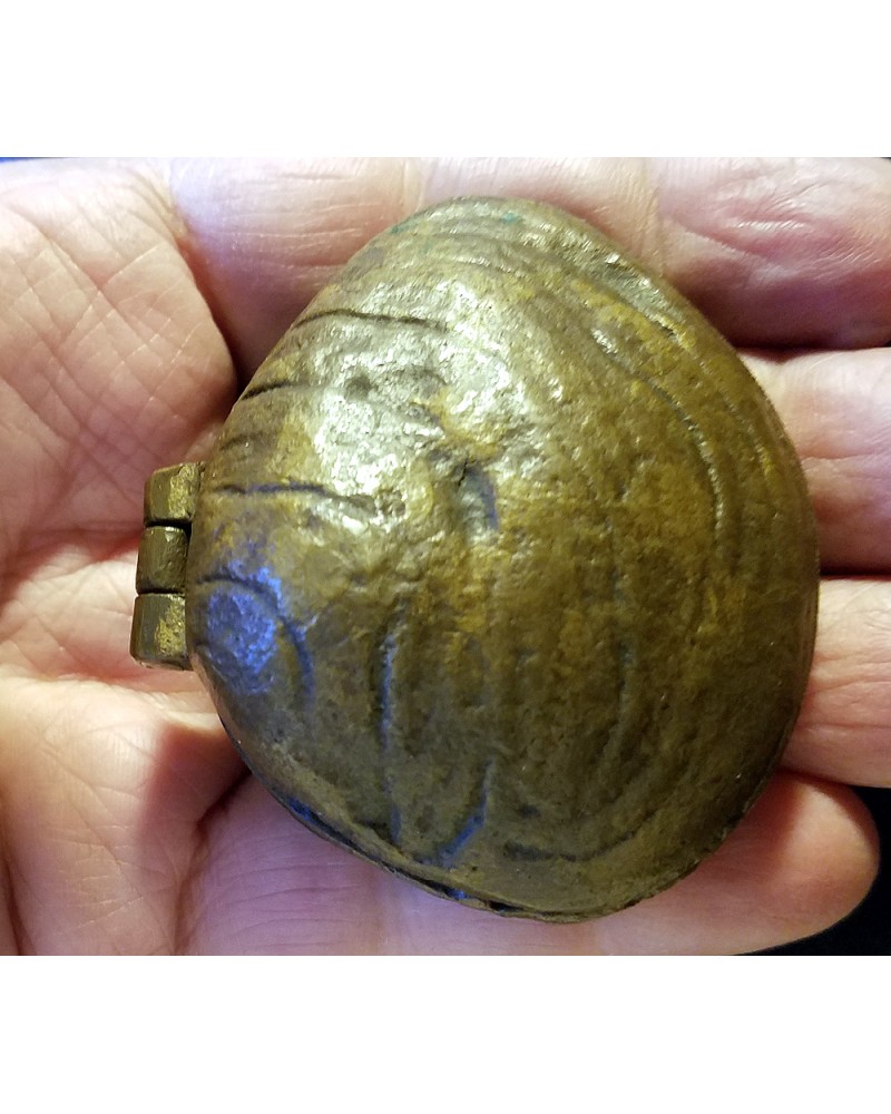 Sexy Clam Shell Ring Holder
